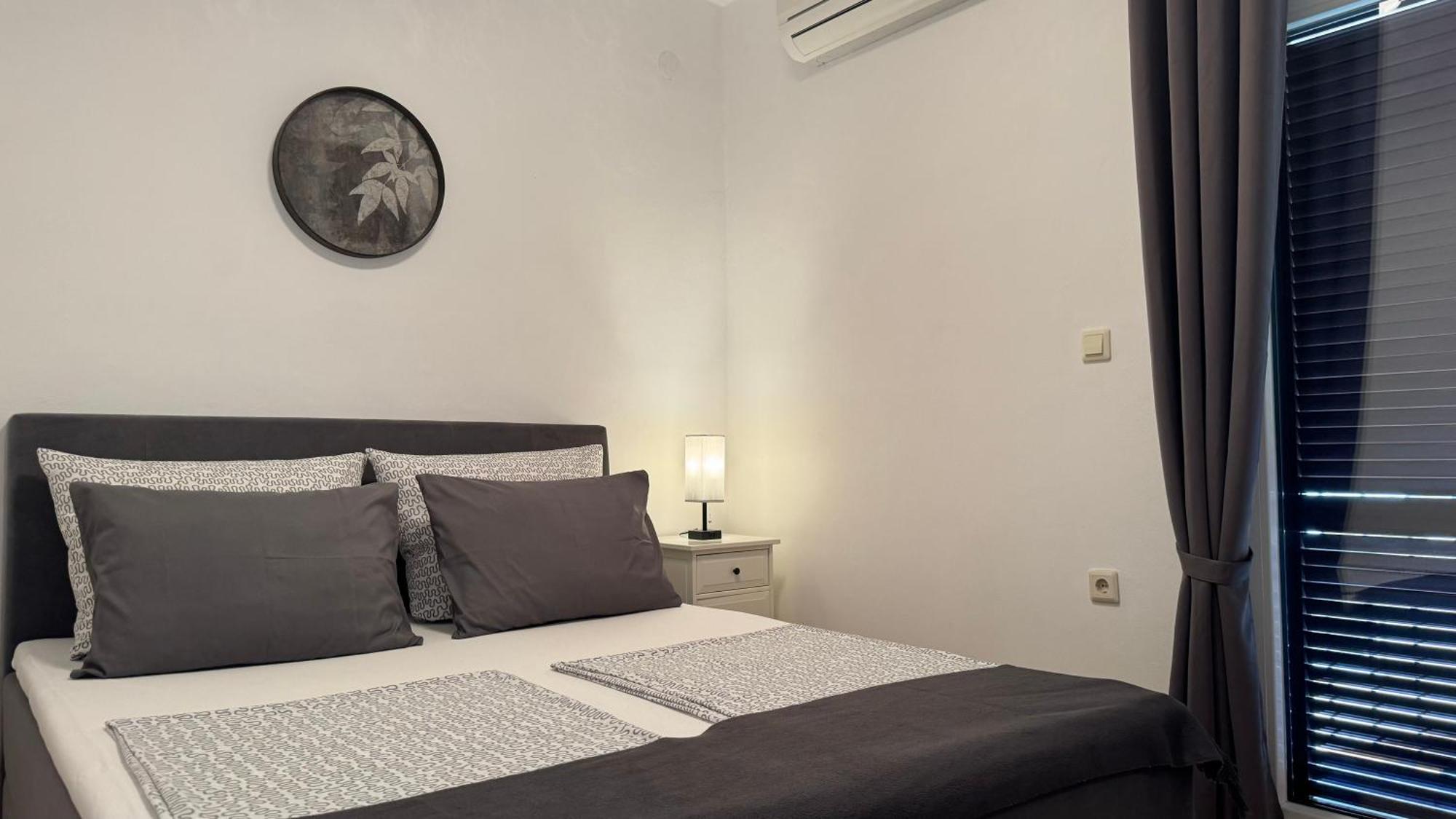 Apartments Ein Haus In Der Sonne مالينسكا المظهر الخارجي الصورة