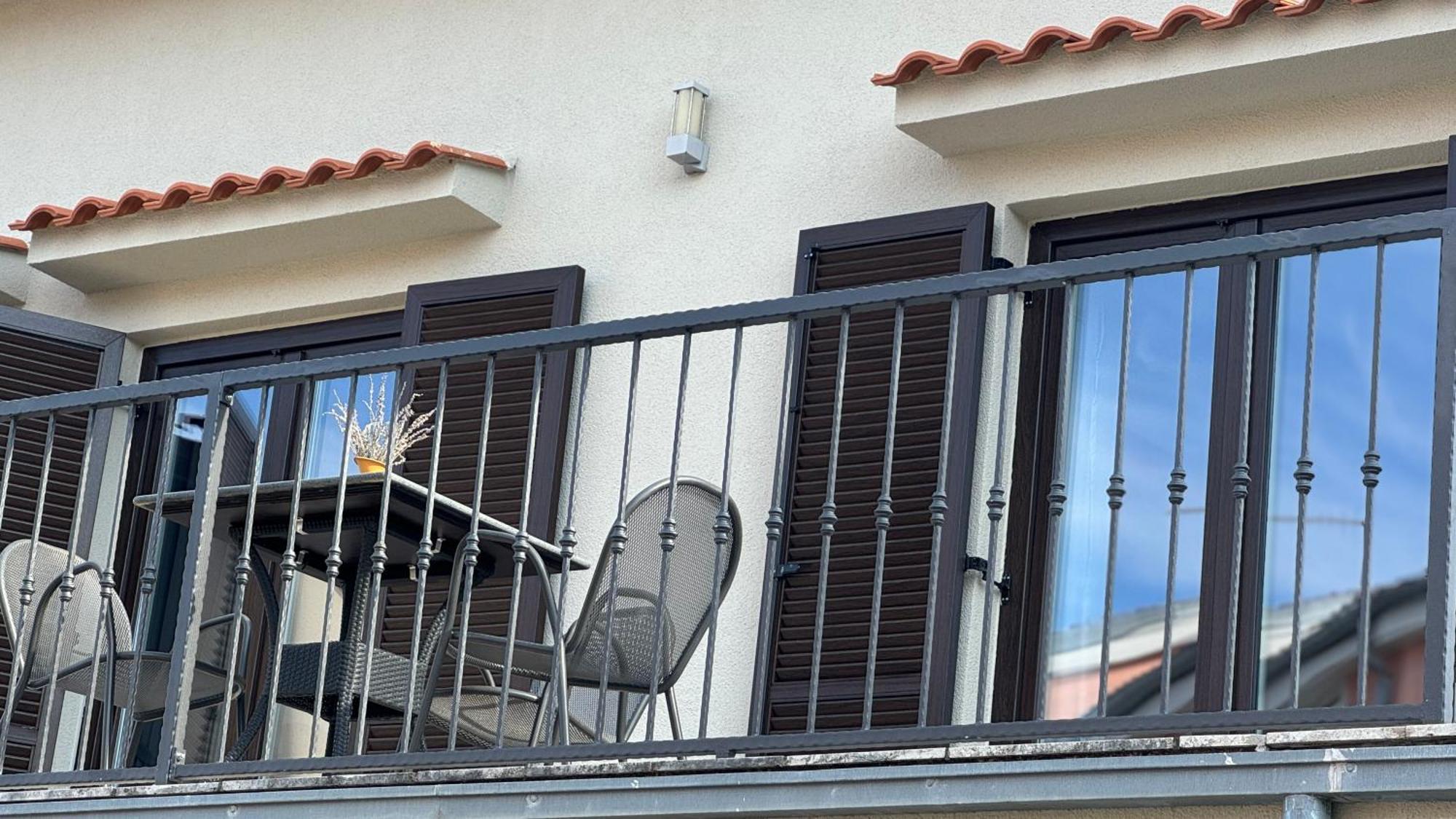 Apartments Ein Haus In Der Sonne مالينسكا الغرفة الصورة