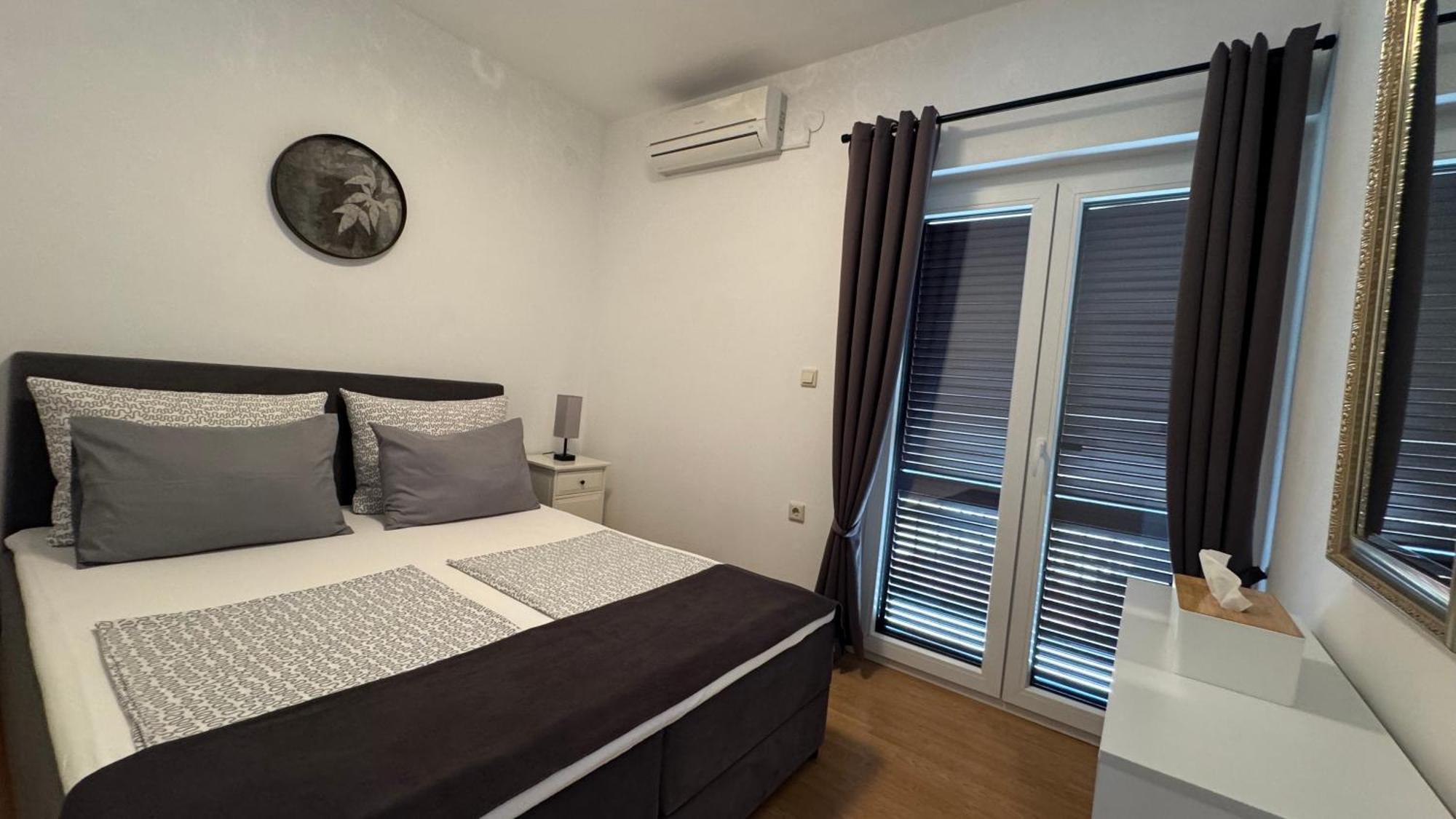 Apartments Ein Haus In Der Sonne مالينسكا الغرفة الصورة